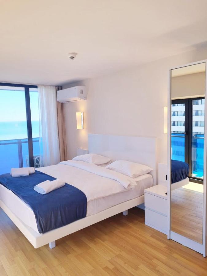 D Block Of New Luxurious Orbi City Batumi Exterior foto